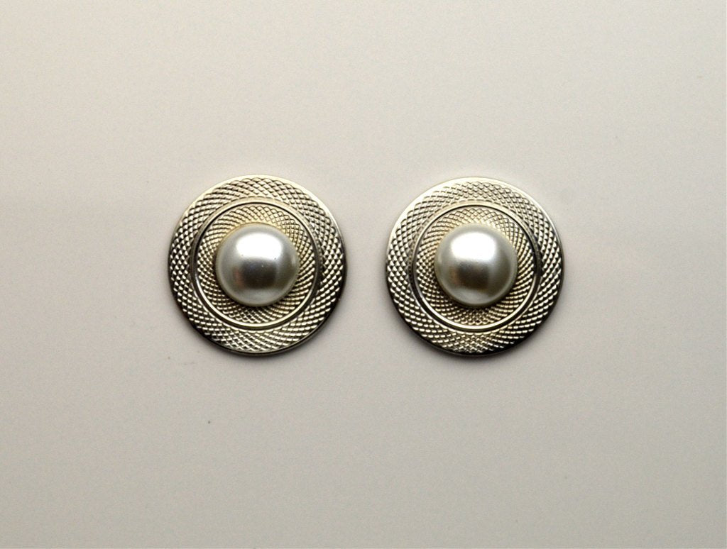 Clip On Earrings 25 mm Round Engraved With 12 mm Pearl Center