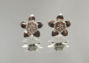 Large Columbine Pierced Earrings in Sterling Silver, 14 K or 18 K Gold - Laura Wilson Gallery 