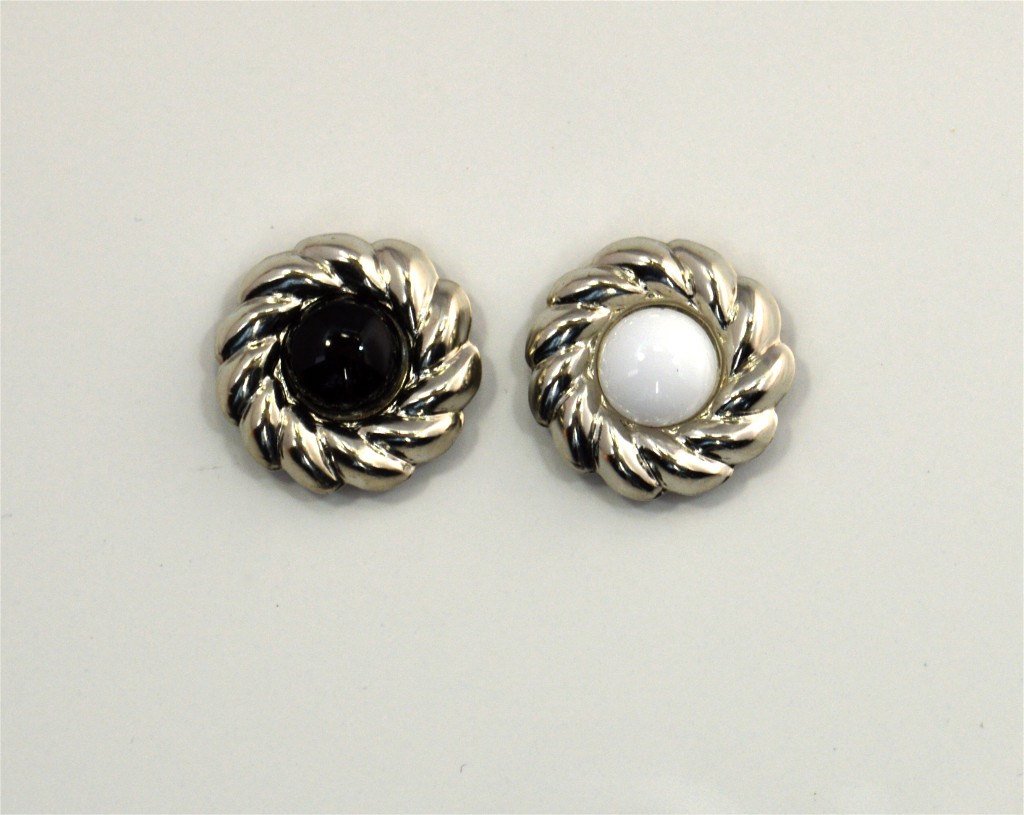 20 mm Round Silver Clip On Earrings With 7 mm Acrylic Stone