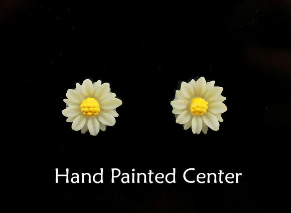 10 mm Round Hand Painted Daisy in Magnetic or Pierced  Earrings in Five Colors - Laura Wilson Gallery 