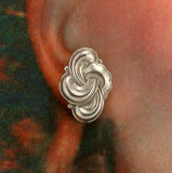 15 x 20 mm Magnetic Oval Knot Earrings in Silver - Laura Wilson Gallery 