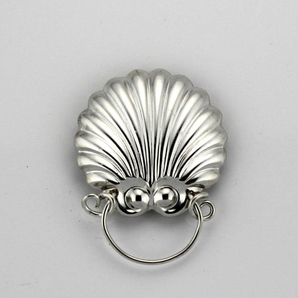 Silver Scallop Sea Shell Magnetic Eyeglass Holder - Laura Wilson Gallery 