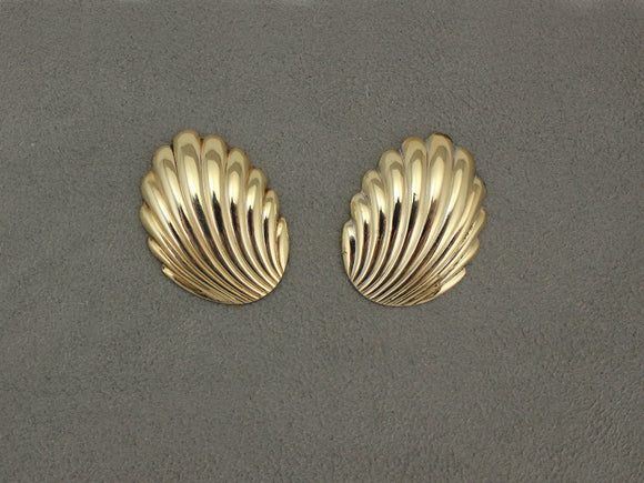 Gold Scallop Shell Magnetic Earrings - Laura Wilson Gallery 