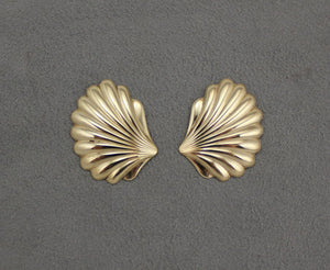 Scallop Shell Magnetic or Pierced Earrings 20 x 35 mm - Laura Wilson Gallery 